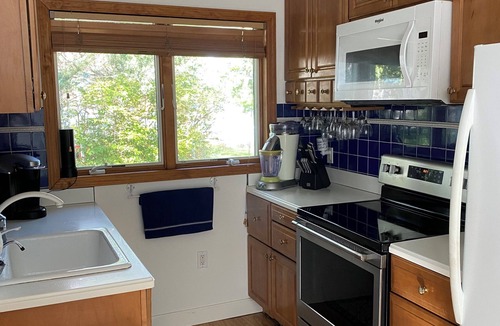 Monticello House | Charming quiet 2-bedroom Lake house in Monticello with WiFi and AC