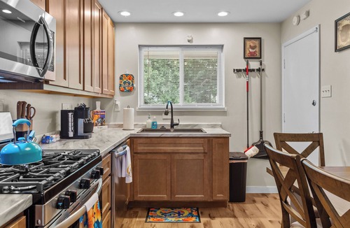 St. Ann House | Charming quiet 2-bedroom duplex