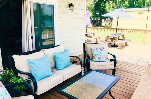 Willis Cottage | Charming, quiet, sun filled, lakefront