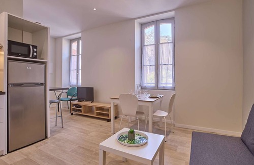 Barbotan-les-Thermes Apartment | Charming renovated T2 in Barbotan, pets allowed, free parking and Wifi