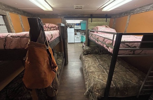 Duval County House | Charming Ranch Retreat: Cozy 2-Bedroom Sleeps 9!