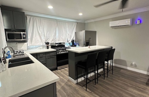 El Monte House | Charming Ranch style 2-bedroom house in El Monte with AC, WiFi and parking.