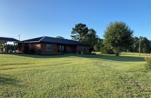 Chatawa House | Charming ranch style 3-bedroom house with a view