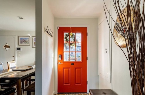 Ravenna House | Charming Ravenna home at a great location - close to restaurants, shops, parks.