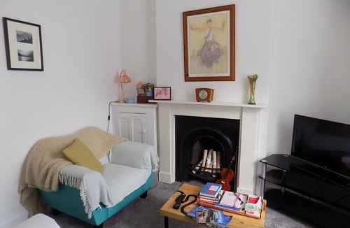 Bont Newydd House | Charming refurbished traditional town house 4 bed "Aunty Mary's",families,groups