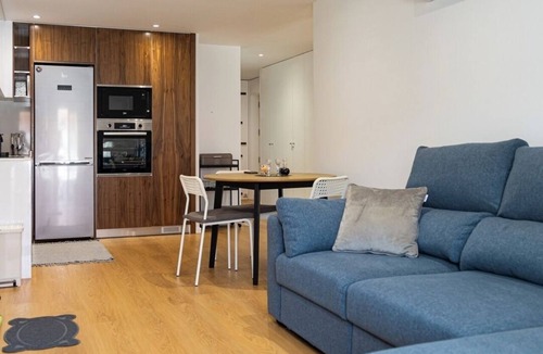 Madalena Apartment | Charming|Relaxing Getaway w/Terrace and Workspace