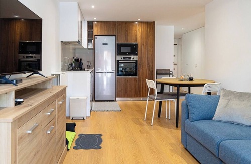 Madalena Apartment | Charming|Relaxing Getaway w/Terrace and Workspace