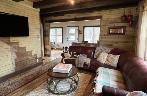 Valley Bend House | Charming, remodeled farmhouse on the river to kayak with a hot tub & a firepit!