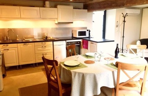 Beaune-la-Rolande Cottage | Charming Renovated House with Private Entrance Near Fontainebleau