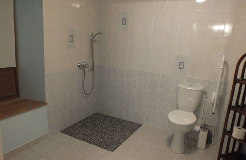 La Berthenoux Bed & Breakfast | Charming renovated guest room with parking in La Berthenoux