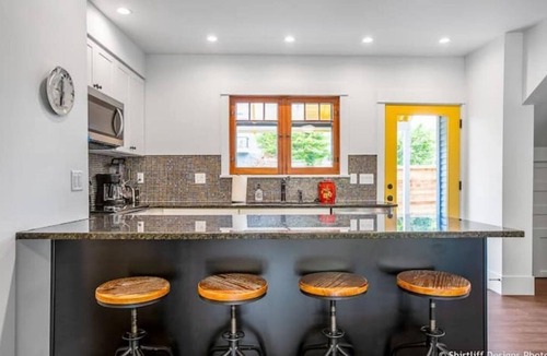 Eugene House | Charming, renovated, 1 block to Matthew Knight Arena, 3 blocks to Hayward Field