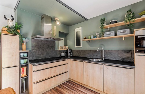 Zaga House | Charming renovated 2 bedroom house sleeps 5