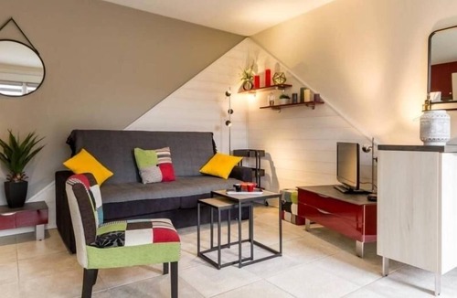Clisson Cottage | Charming Renovated Cottage in Medieval Clisson with Terrace, Garden, and Modern Amenities
