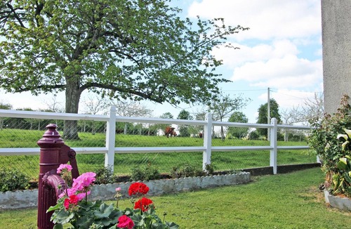 Champosoult Cottage | Charming renovated farmhouse with enclosed garden