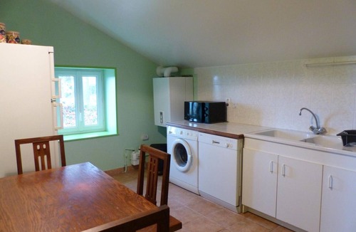 Deux-Chaises Cottage | Charming renovated farmhouse, linens included
