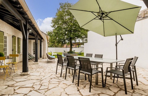 Le Bignon Cottage | Charming Renovated House Near Nantes with Garden, Terrace, and Family Amenities
