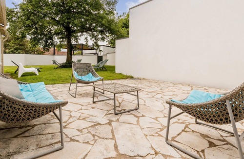 Le Bignon Cottage | Charming Renovated House Near Nantes with Garden, Terrace, and Family Amenities