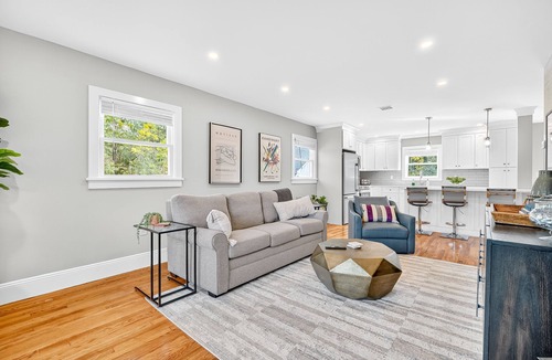 New Windsor House | Charming Renovated Home, Cozy for All! Pet friendly!