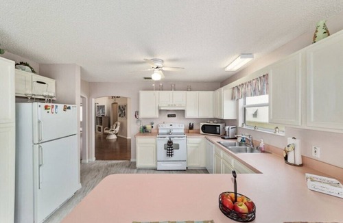 The Villages House | Charming Rental located near dining, shopping and entertainment venues!