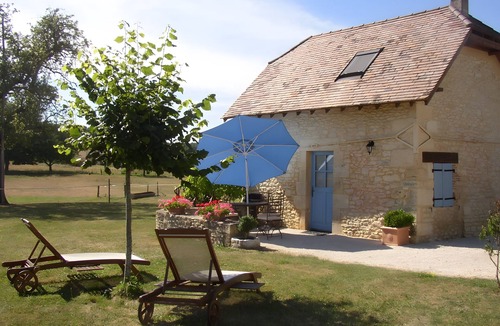 Montignac House | Charming Restored Small Barn