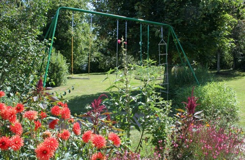 Molineuf Cottage | Charming Restored Farmhouse: Spacious, Family-Friendly, Near Loire Castles, All-Inclusive Amenities