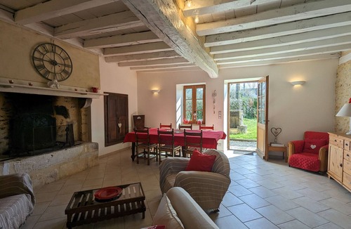 Maillet Cottage | Charming Restored House with Private Garden in Quiet Berry Hamlet