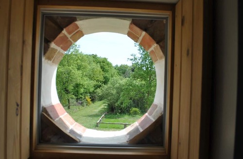 Razines Cottage | Charming Restored Vineyard House with Garden, Near Loire Castles