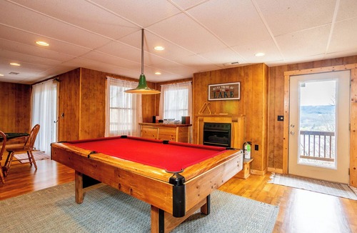 Draper House | Charming retreat in Draper, VA. Perfect for relaxation amidst scenic beauty. Book your stay now!
