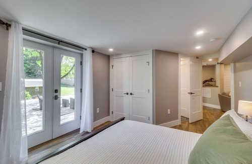 Fry's Spring Cottage | Charming Retreat in Charlottesville w/Deck!