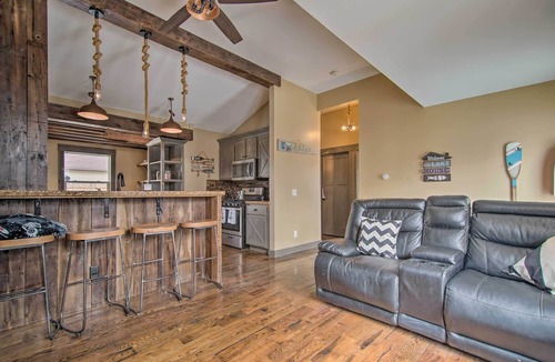 Edgerton House | Charming Retreat - Walk to Lake Koshkonong!