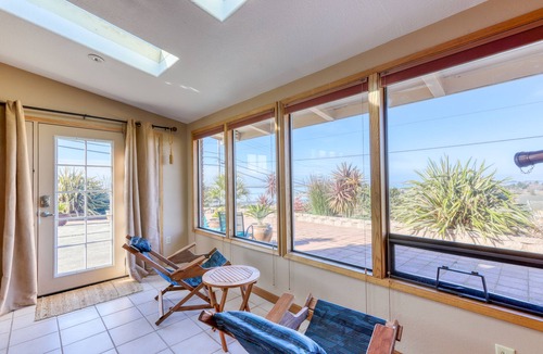 Humboldt Hill House | Charming retreat with sweeping views of the bay and ocean Private BBQ/patio