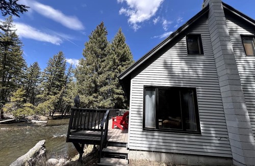 Cameron Cabin | Charming Riverside Cabin with Deck Overlooking Madison River near Three Dollar Bridge in McAllister, Montana