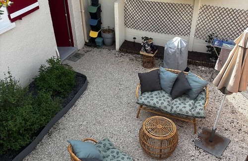 Montargis Cottage | Charming Riverside Cottage Near Montargis with Nature & City Access