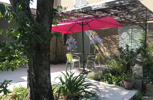 Roaix House | Charming riverside house