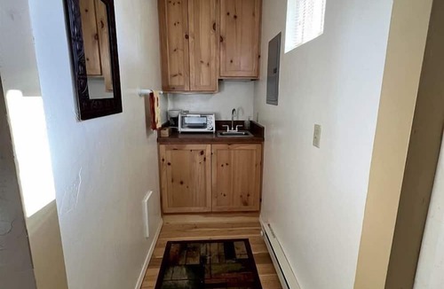 Ennis House | Charming Riverside Vacation Rental with Scenic Mountain Views near Ennis, Montana