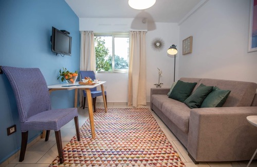 Juan-les-Pins Apartment | Charming Riviera 4E - One Bedroom Apartment, Sleeps 4