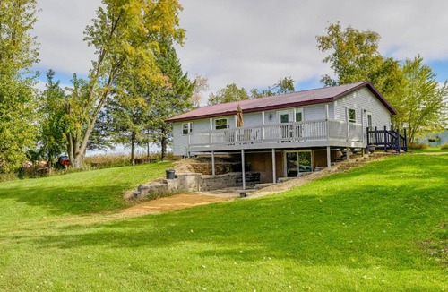 Mindoro House | Charming Rockland Retreat w/Deck & Grill!