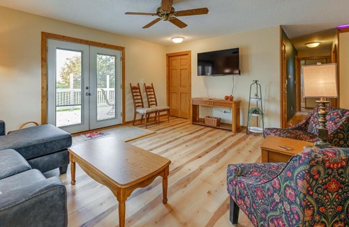 Mindoro House | Charming Rockland Retreat w/Deck & Grill!