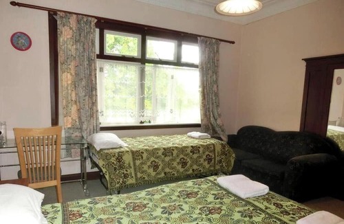 Cambridge House | Charming Room for Two for Romantic Getaway near the Waikato River, North Island