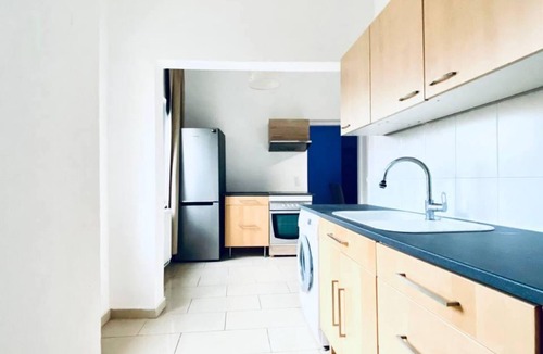 Liesing Apartment | Charming Room in a Shared Apt with Great Amenities