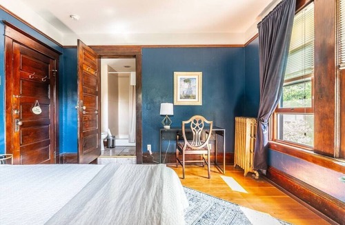 Broadway Hotel | Charming Room in Historic BnB with Parking - Rm 5