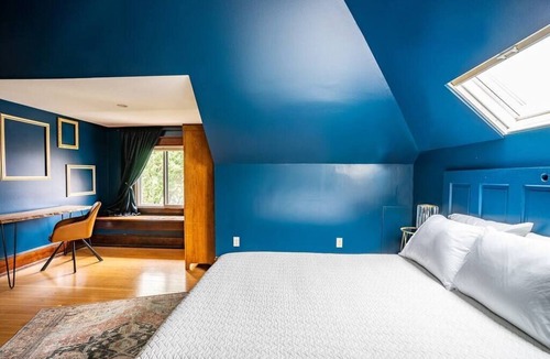 Broadway Hotel | Charming Room in Historic BnB - Rm6