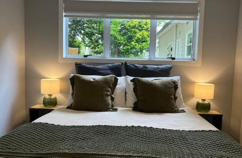 Eureka Apartment | Charming Rural Farm Cottage NOT Two bedrooms
