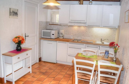 Cour-Cheverny Cottage | Charming Rustic Cottage with Private Terrace and Pet Allowed