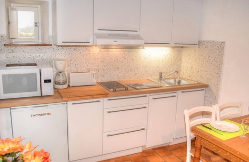 Cour-Cheverny Cottage | Charming Rustic Cottage with Private Terrace and Pet Allowed