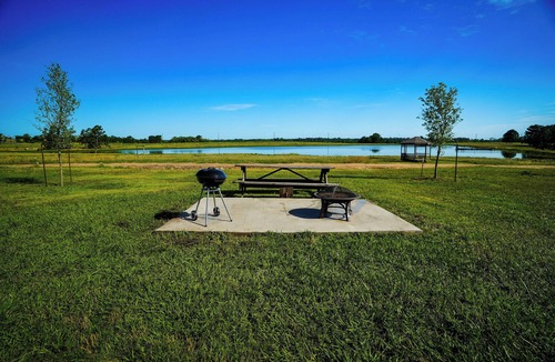 Plantersville Cabin | Charming Rustic Cabin w/Lake view and Country Hills - Family Farms - Cabin 7