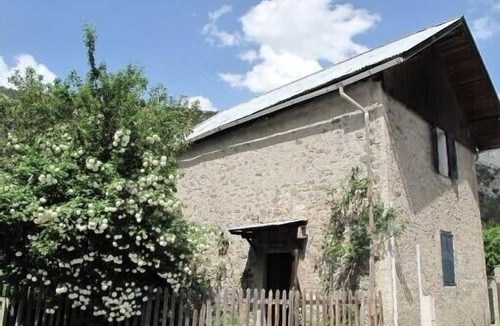 Les Thuiles House | Charming rustic cottage near Barcelonnette