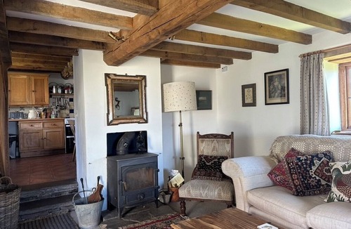 Westbrook Court Cottage | Charming Rustic Cottage