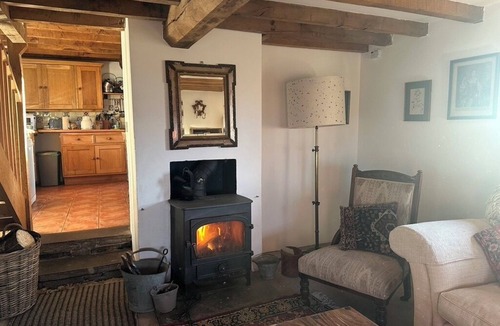 Westbrook Court Cottage | Charming Rustic Cottage