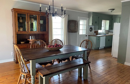 Starkville House | Charming Rustic Farmhouse on 7 acres less than 3 miles from MSU Campus
